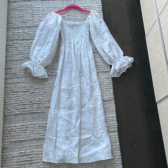 Sleeper NET SUSTAIN Atlanta off-the-shoulder shirred linen midi dress - Picture 5 of 6